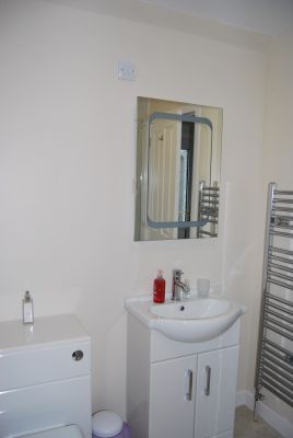 Whiterock_Bathroom.jpg